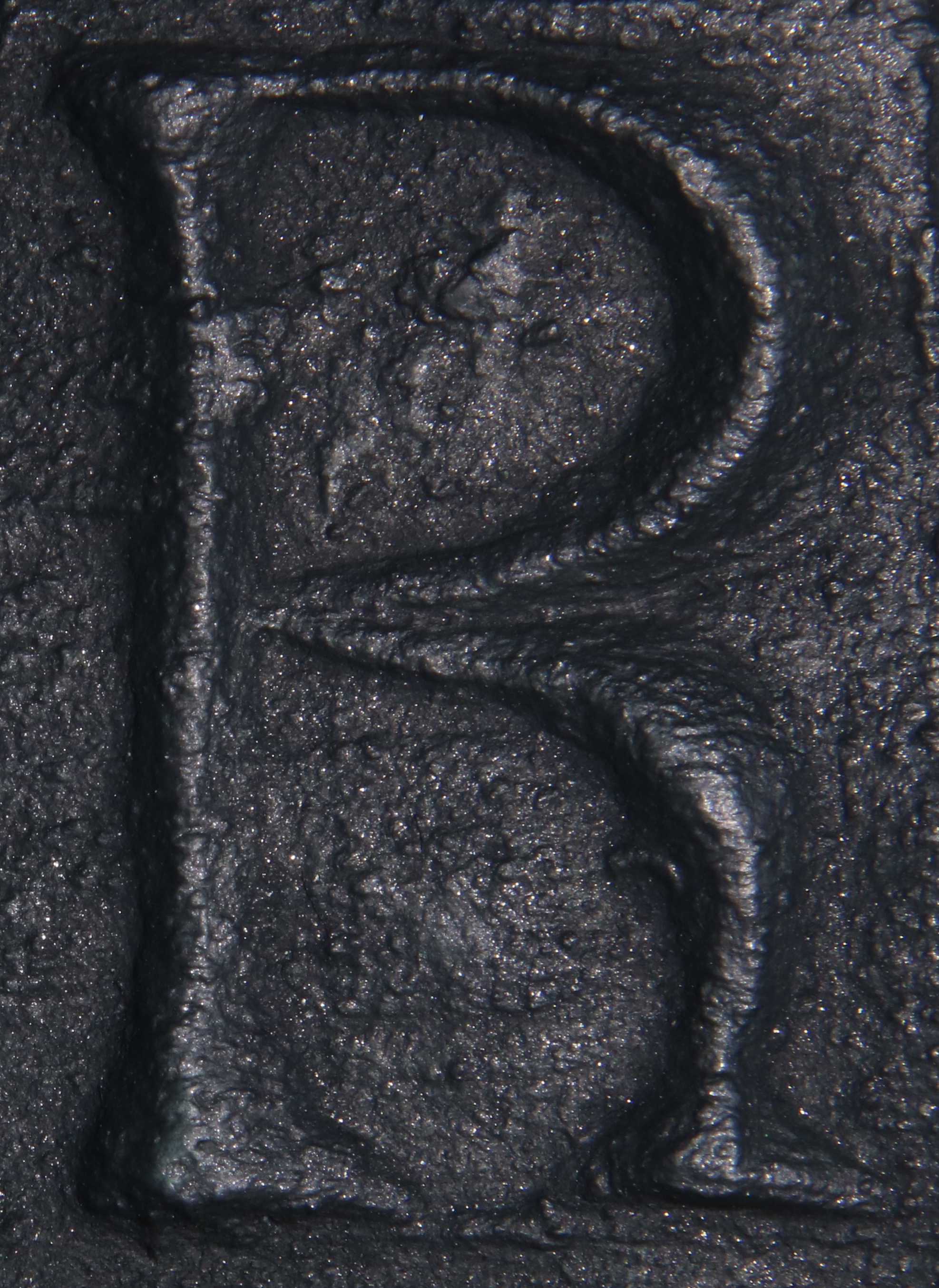 R